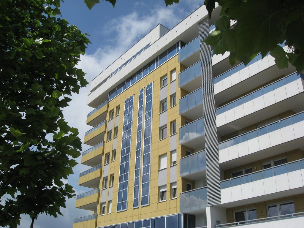 Marcelin Apartments بوزنان المظهر الخارجي الصورة
